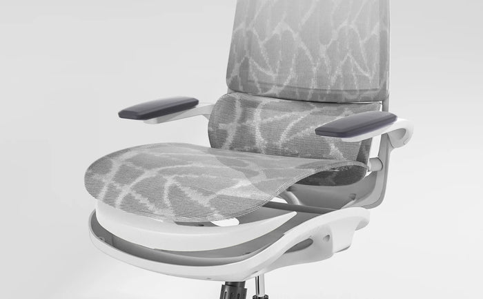Mesh back office chair for small frames