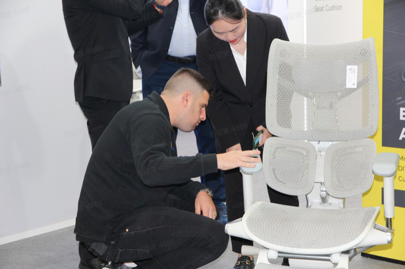 SIHOO Ergonomic Chair Debuts at ORGATEC in Germany: